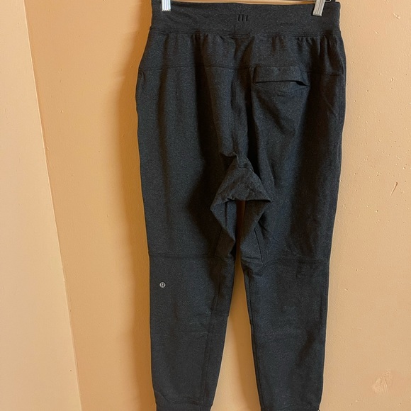 Lululemon Men’s Gray Joggers Size Small Good Condition - Picture 4 of 10